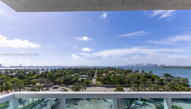 Building Photo - 7900 Harbor Island Dr