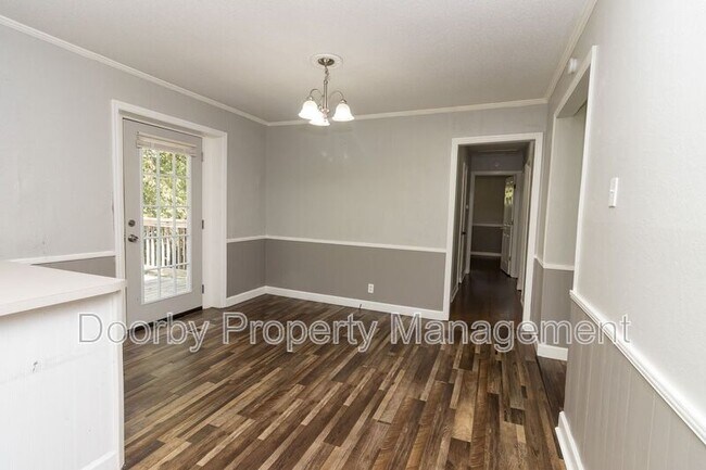 Foto del edificio - 730 Roberta Dr