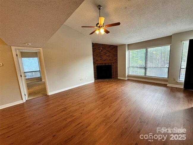 Building Photo - 1600 Sharon Rd W
