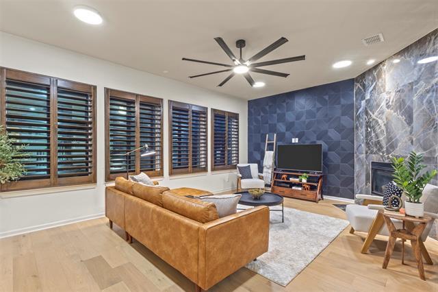 Foto del edificio - 1209 Savoy Ln