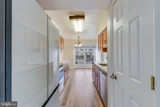 Building Photo - 1806 Glendale Ln