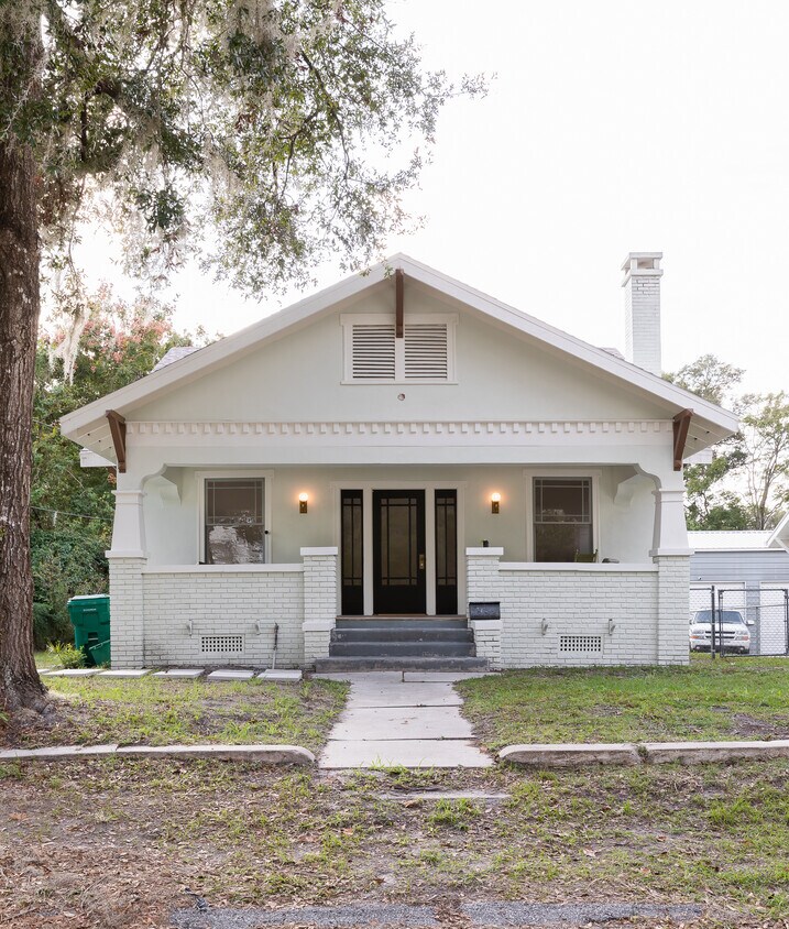 Foto principal - 230 N Arlington Ave