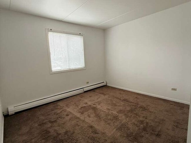 Building Photo - 8108 Waterbury Ct