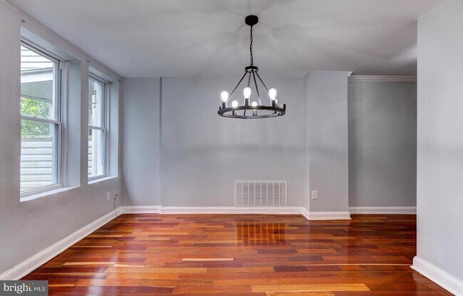 Building Photo - 3537 Reisterstown Rd