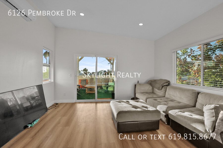 Foto principal - 6126 Pembroke Dr