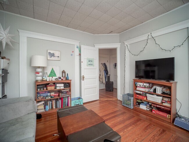 Foto del edificio - 81 Bristol Rd