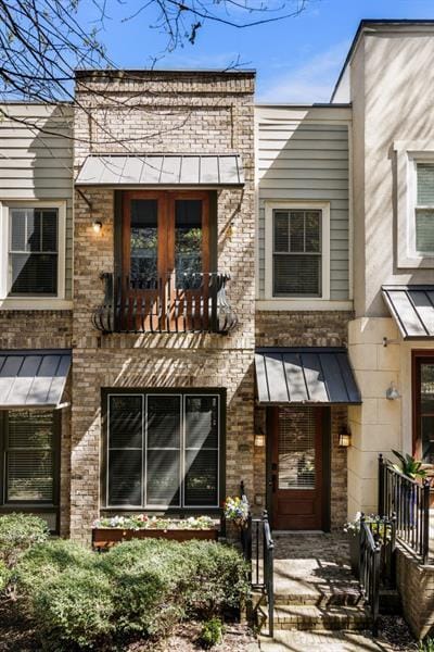 Foto del edificio - 395 Laurent St NW