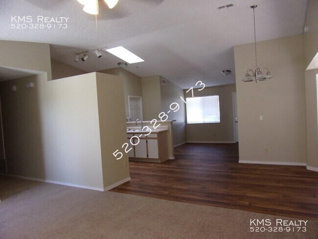 Foto del edificio - 7780 S Solomon Ave