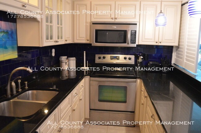 Building Photo - 433 Paula Dr S