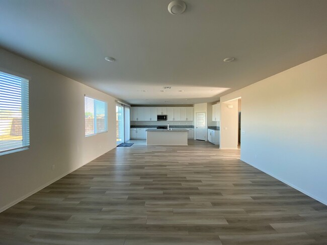 Foto del edificio - Like New 4 Bedroom + Loft Menifee Home