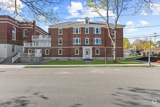 Building Photo - 50 Balmoral St