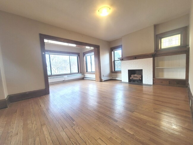 Interior Photo - 2564 Lake