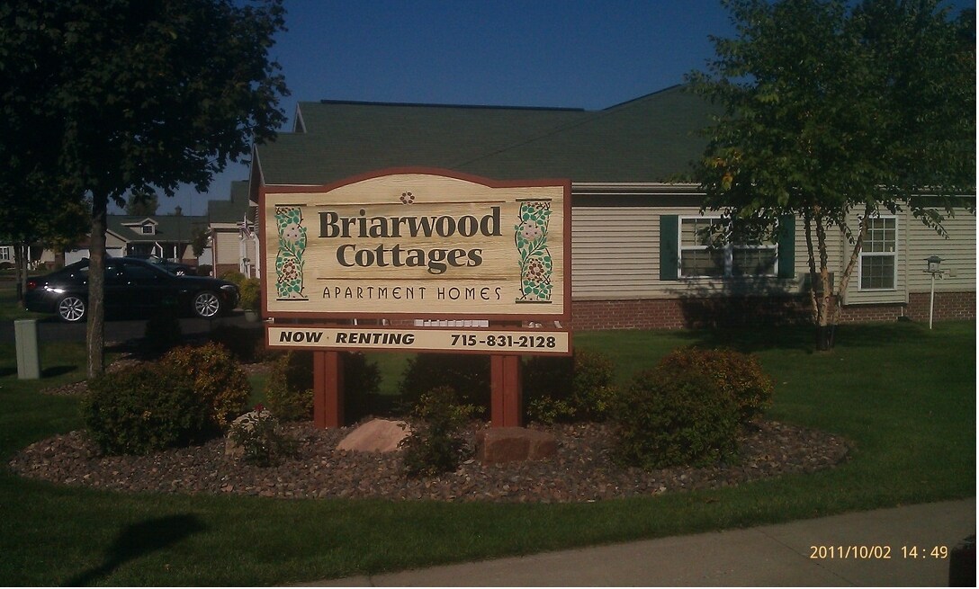 Briarwood Cottages Apartments in Eau Claire, WI