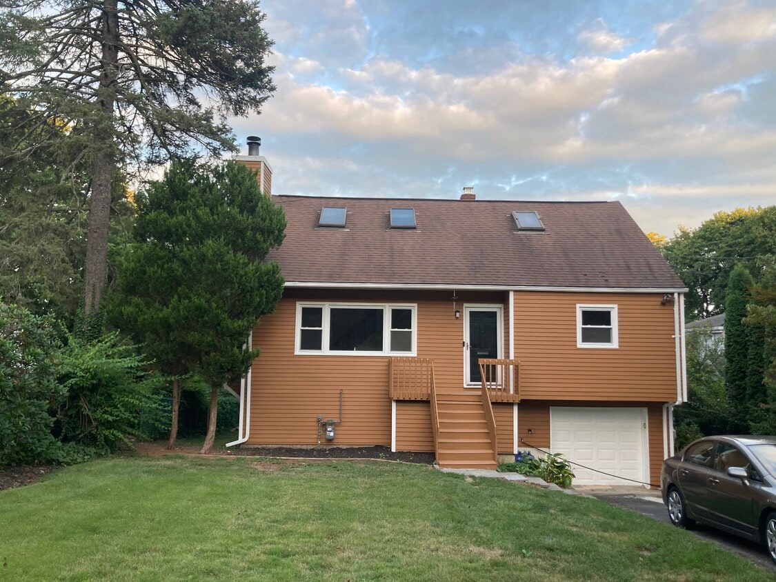 Primary Photo - 11 Estwick Pl