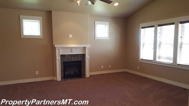 Foto del edificio - *** Beautiful *** 3 Bed 2 Bath house in Alder Creek