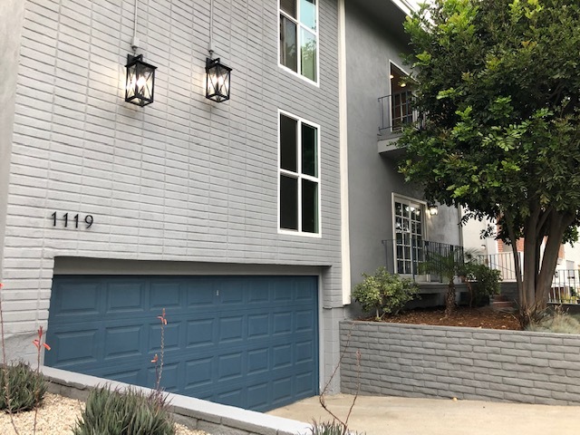 Upgraded Front Unit with Garage - 1119 Lincoln Blvd