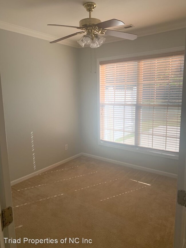 Building Photo - 4 br, 3 bath House - 1538 Pondhaven Dr