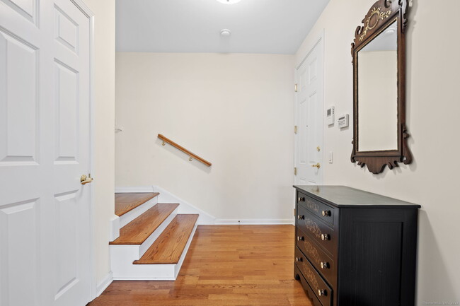 Building Photo - 42 Joal Ct