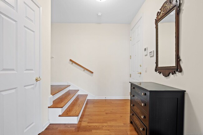 Building Photo - 42 Joal Ct