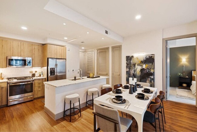 Modern Living with Skyline Views - Modern Living with Skyline Views Apartment