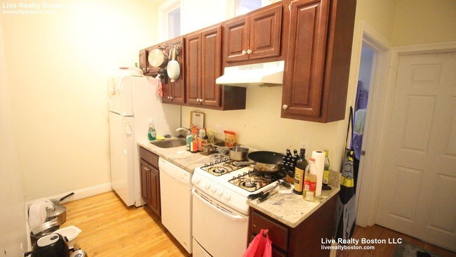 4 Bedroom In Boston Ma 02115 Apartment For Rent Building Photo 4 Bedroom In Boston Ma 02115
