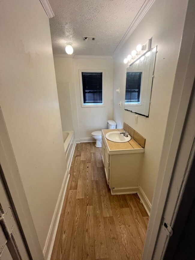 Foto del edificio - HUD Friendly 3 Bed 1 Bath Completely Remod...