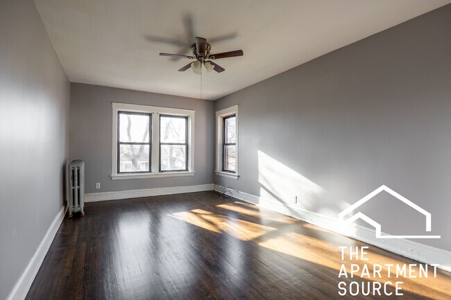 Building Photo - 3602 W Sunnyside Ave