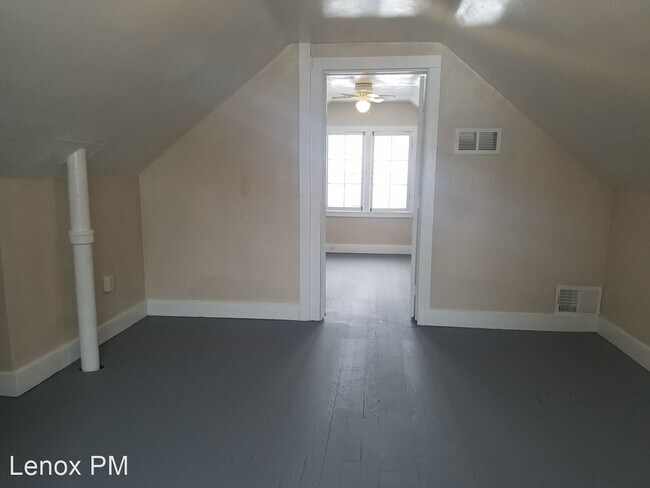 Building Photo - 2 br, 1 bath House - 460 Nebraska
