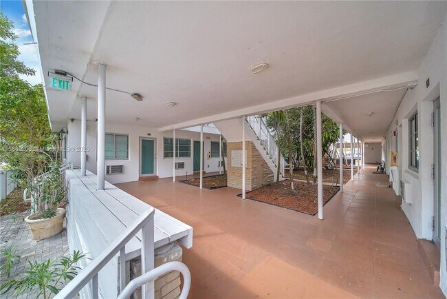 Foto del edificio - 7950 Tatum Waterway Dr