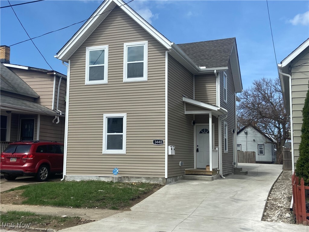 Primary Photo - 3440 Sackett Ave