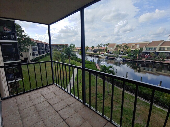 Foto del edificio - 25188 Marion Ave