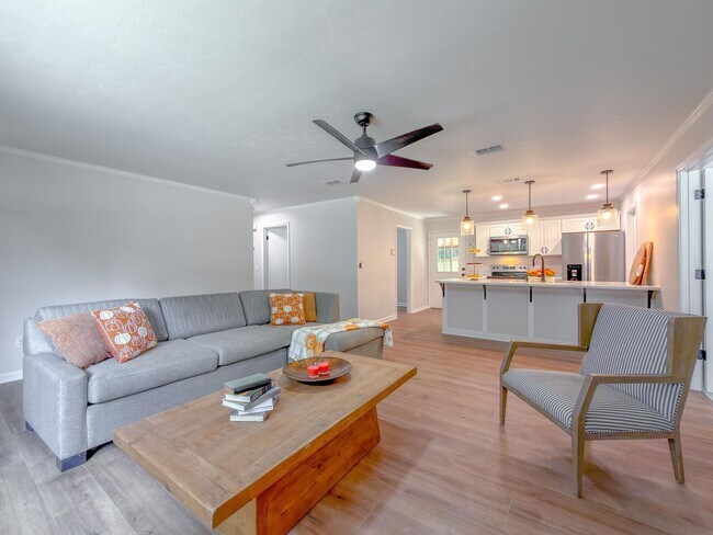 Foto del edificio - 703 3rd St NE