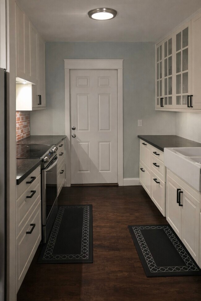 Building Photo - 102 Elliott Way