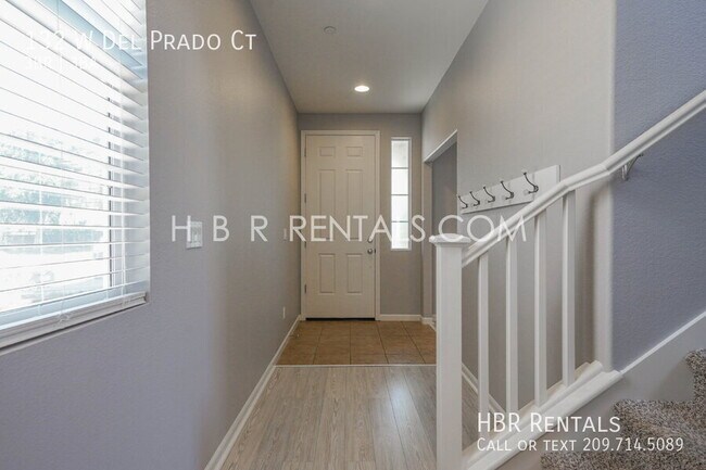 Building Photo - 132 W Del Prado Ct