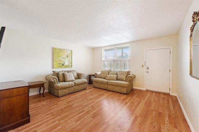 Foto del edificio - 2565 S Ocean Blvd