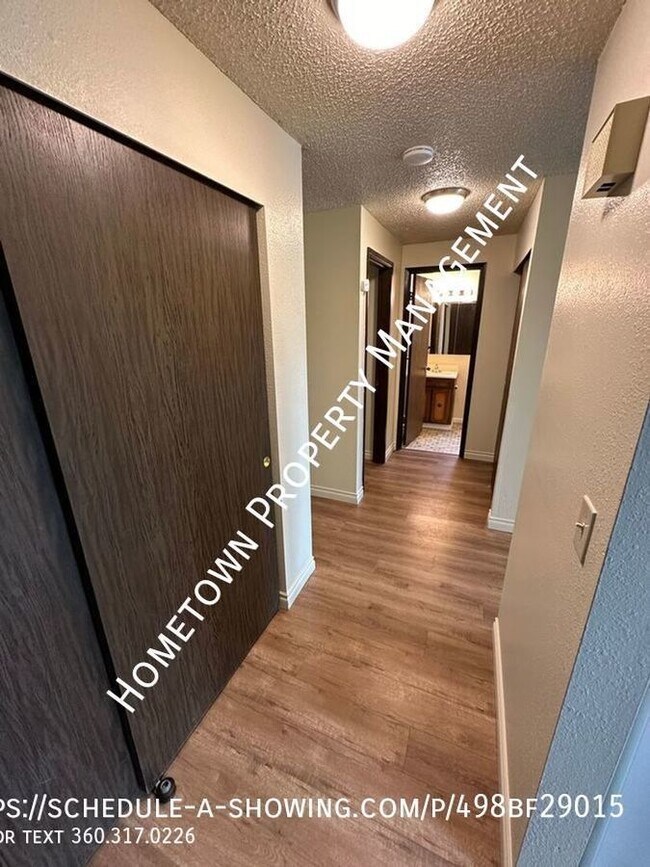 Building Photo - Beautiful 2 Bedroom, 1 Bath Apartment on P...