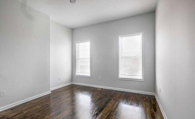 Photo - 815 N Calhoun St Apartments