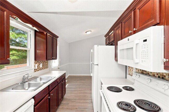 Building Photo - 345 Bomar Ln