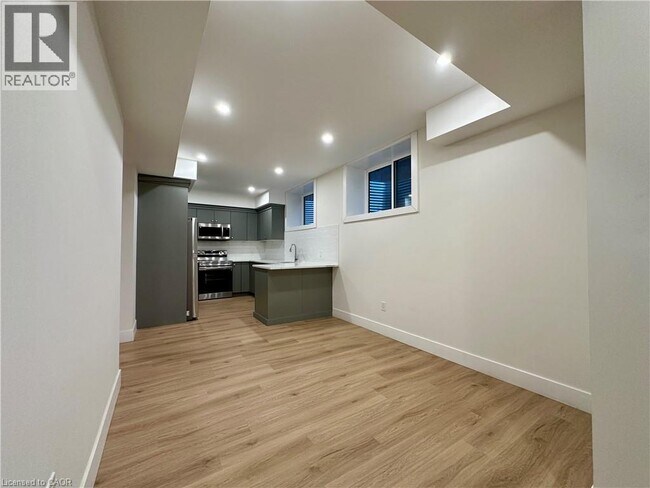 Photo du bâtiment - 18 Stanley Ave