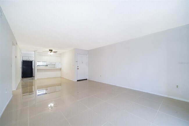 Foto del edificio - 5317 Curry Ford Rd