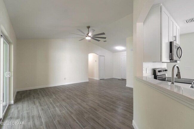 Building Photo - 1431 Victory Palm Dr