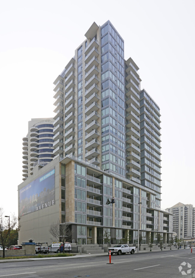Building Photo - Avenue Condos