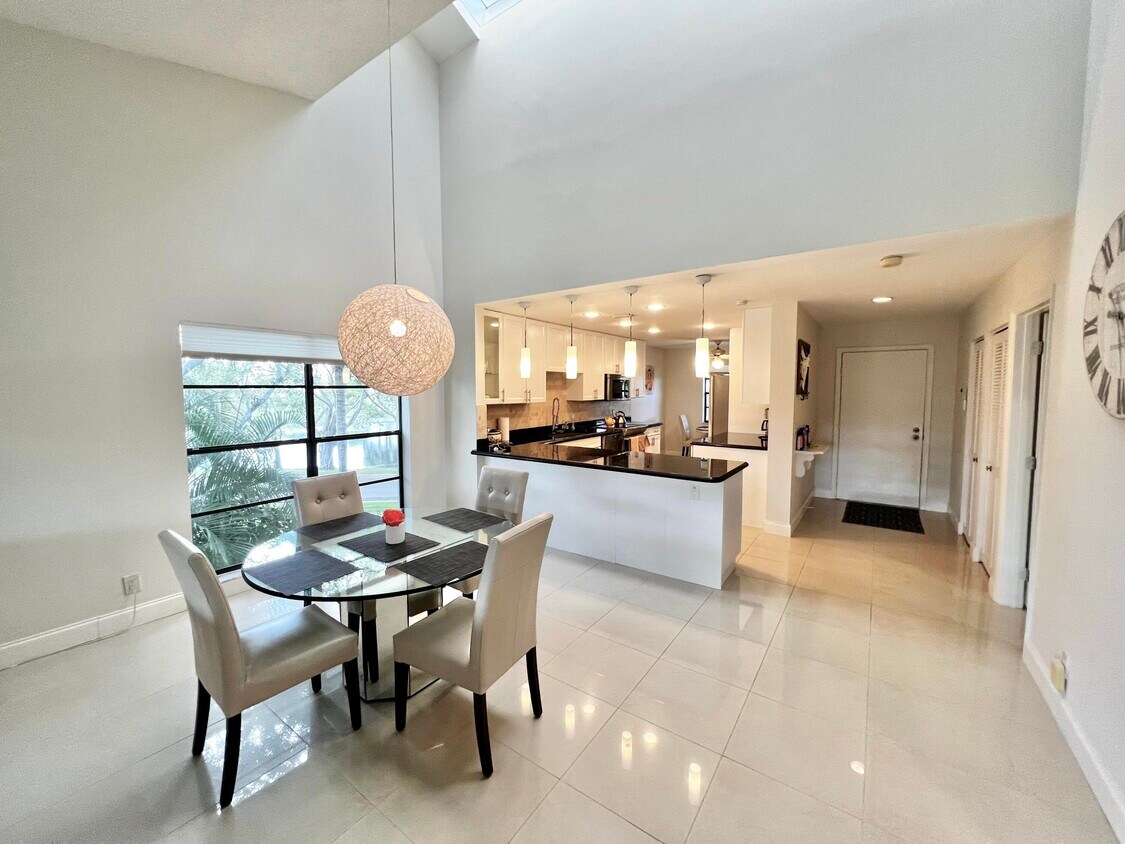 Foto principal - 59 Eastgate Dr
