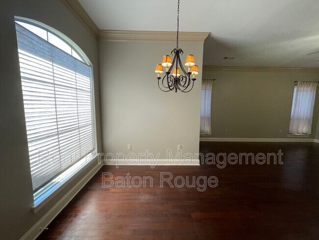 Building Photo - 684 Summer Breeze Dr