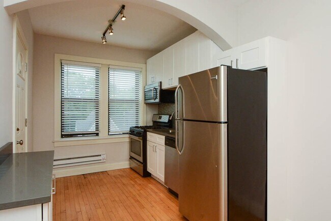 Foto del edificio - 2326 N Rockwell St