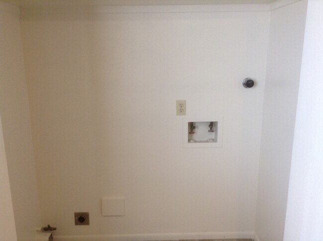 Foto del edificio - 2513 N Lee Ave