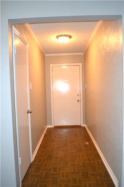 Building Photo - 102 Thompson Cir