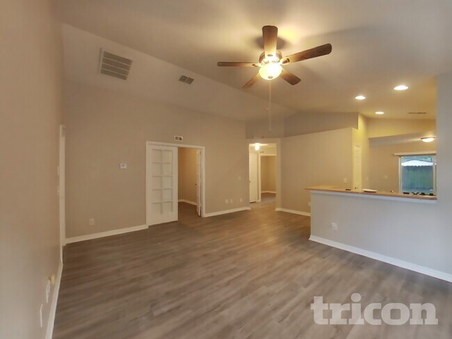 Building Photo - 14930 Deer Meadow Dr
