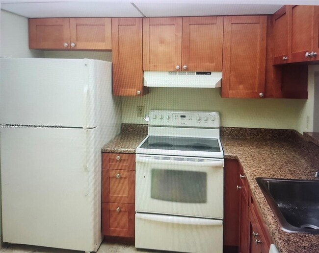 Building Photo - 9450 Poinciana Pl