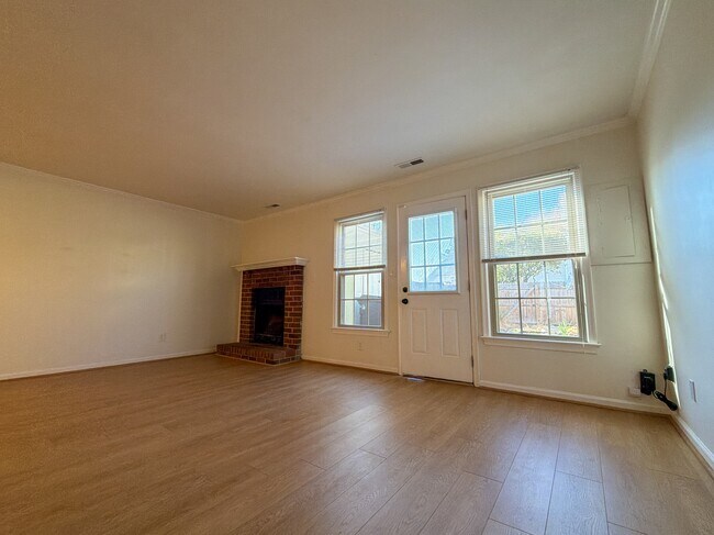 Building Photo - 4780 Marlwood Way